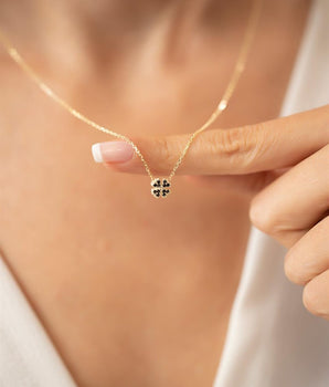 Minimalist Clover Necklace